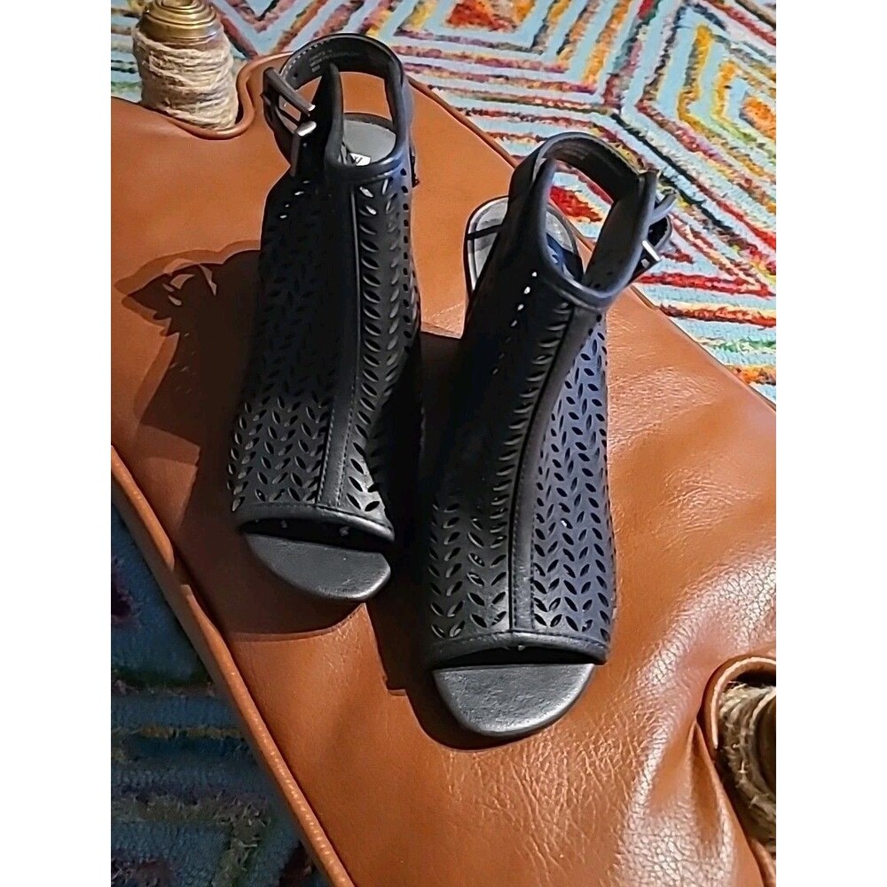 white mountain shoes 5 womens Cage Chunky Heel
